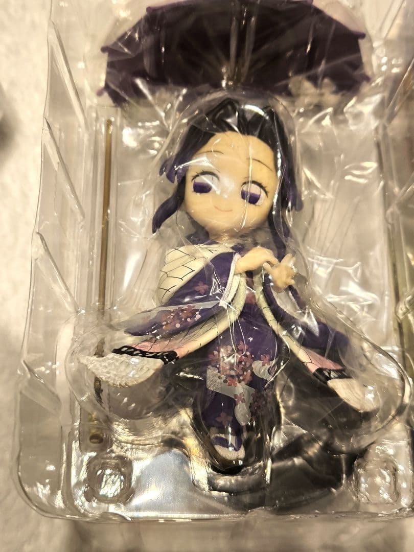 胡蝶しのぶ 鬼滅の刃 フィギュア 梅雨シリーズ 海外限定 中国 ポップマート