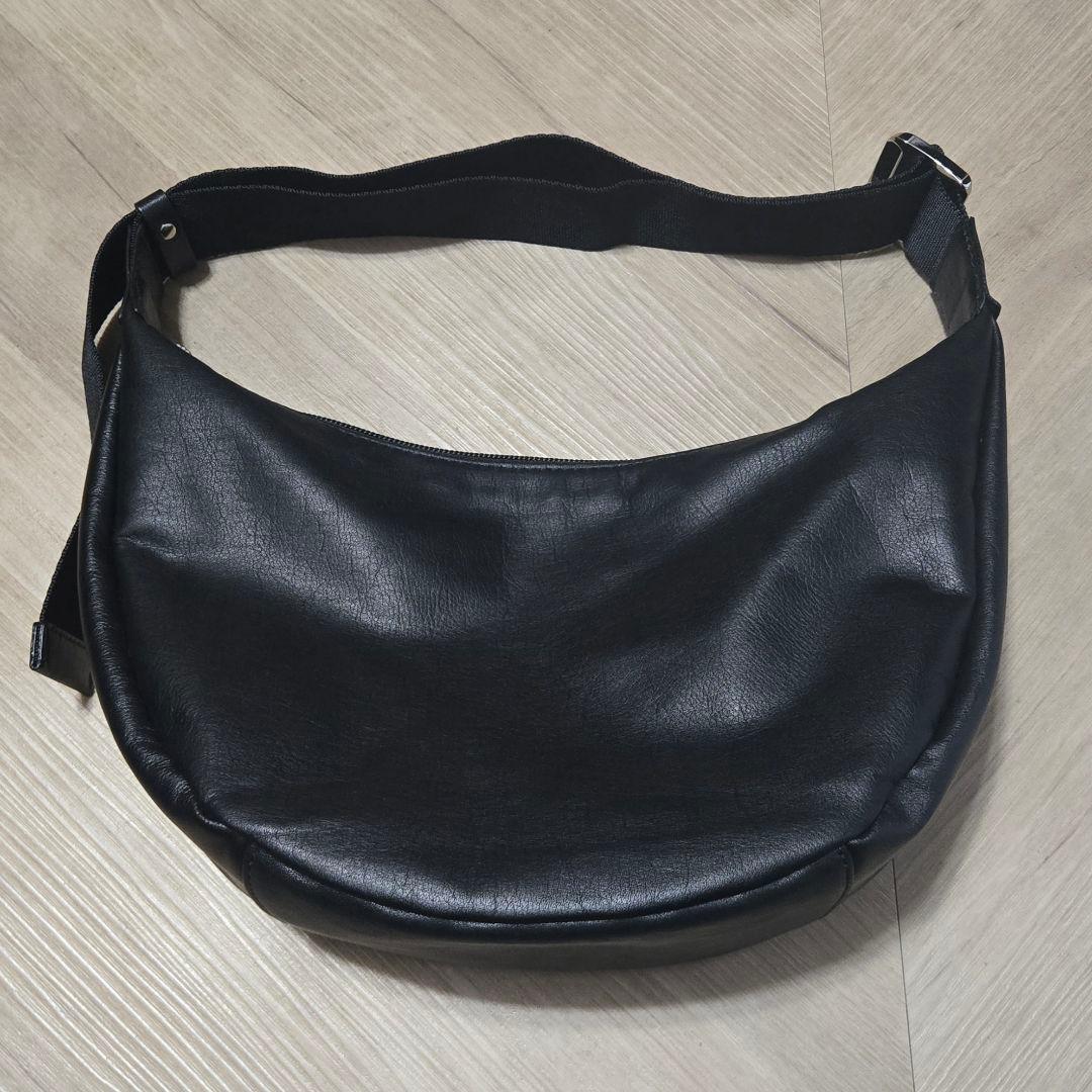 【美品】 russet ソフトレザーラウンドショルダーバッグ