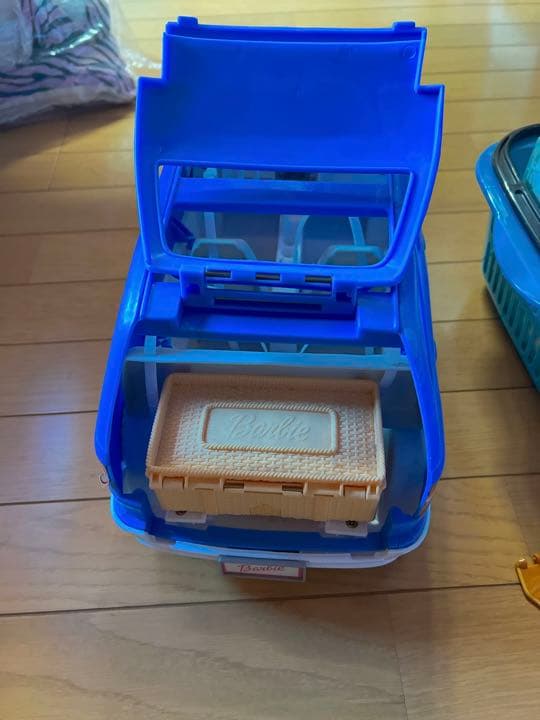 バービー 車