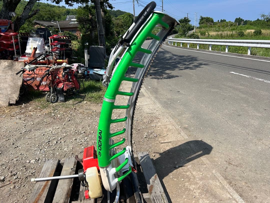 宮崎　落合 茶刈機　茶摘機　剪枝機 V8-1070(D)刈ならし機 動画あり