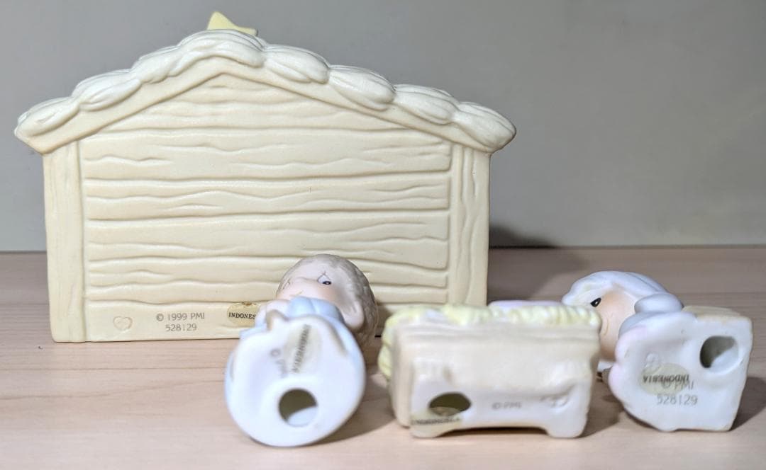 プレシャスモーメント　He Came As The Gift Of God...