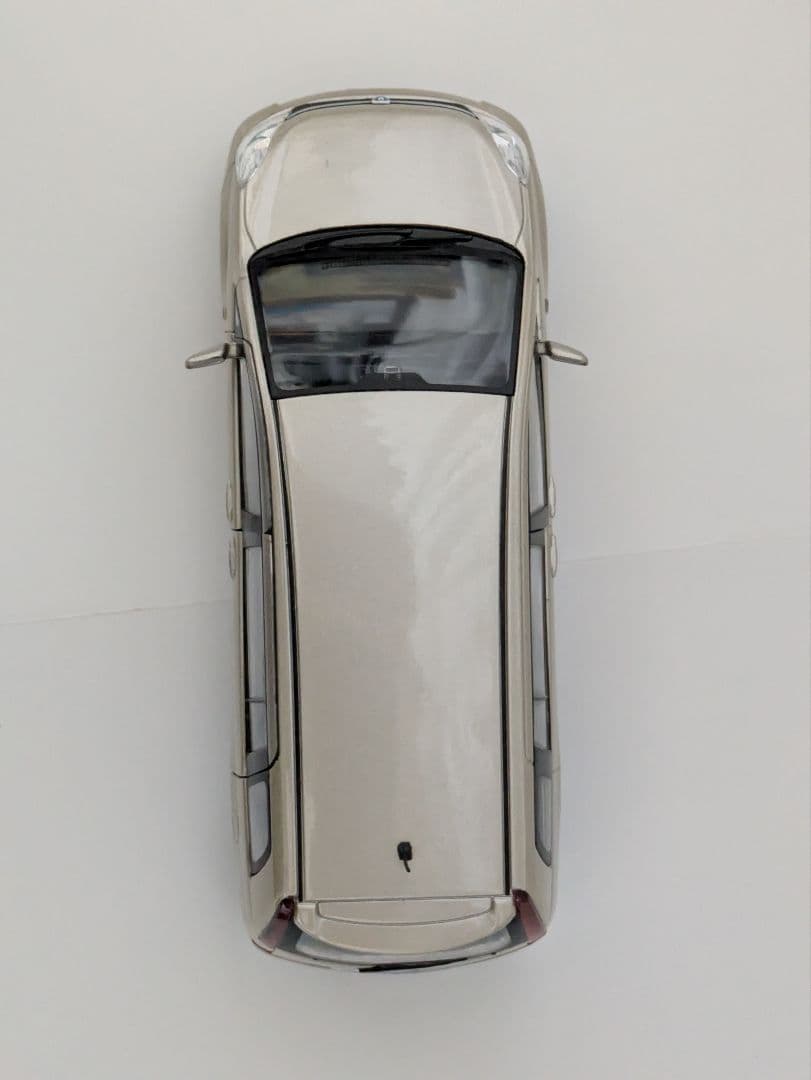 トヨタ ISIS アイシス 1/30 カラーサンプル プルバックカー