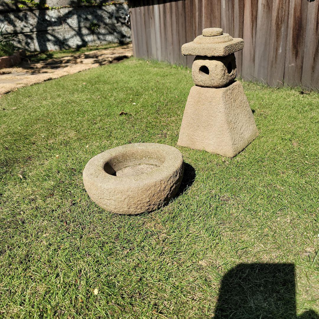 ミニ灯籠と水鉢