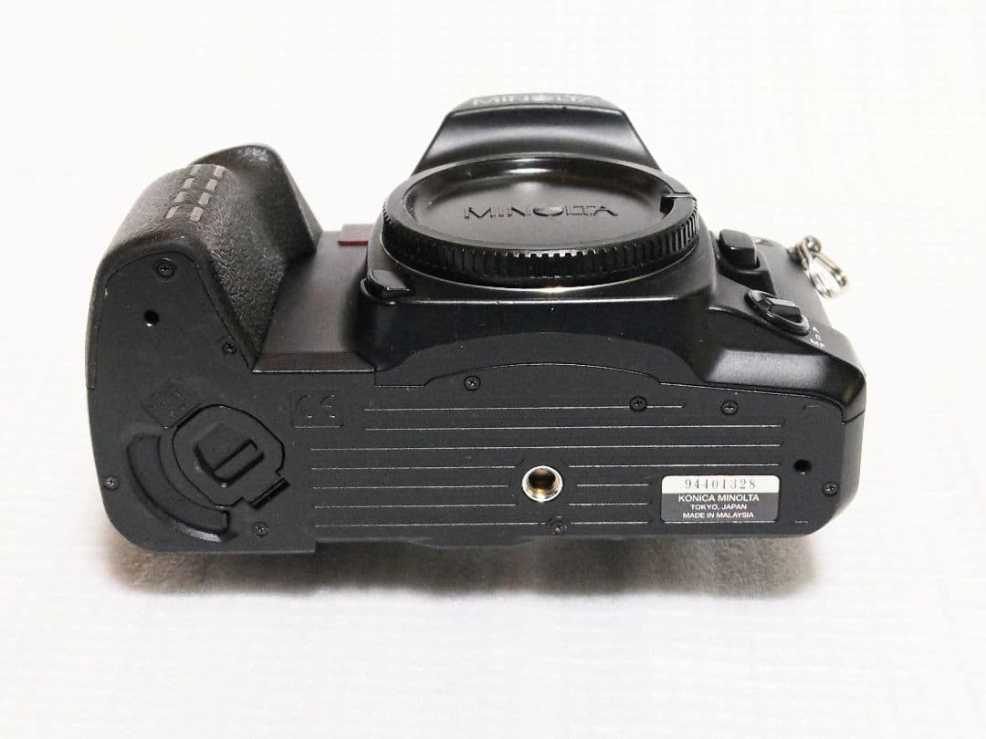 ミノルタ α-7 フィルムカメラとレンズ 2本