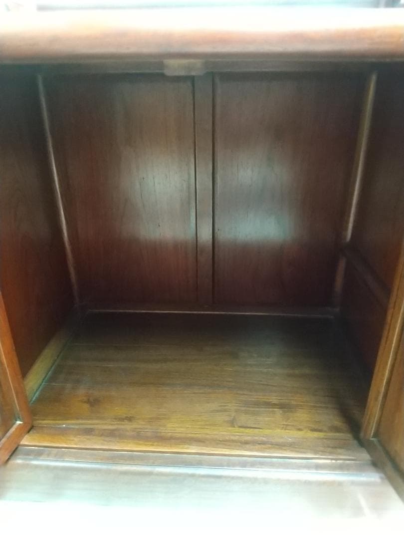 「新古品」飾棚（カリン本無垢材）