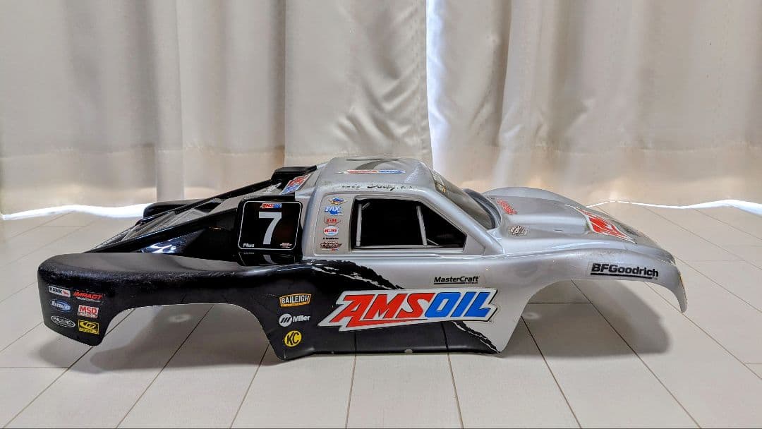 トラクサス スラッシュ Traxxas Slash 4✕4 1/10 ボディ