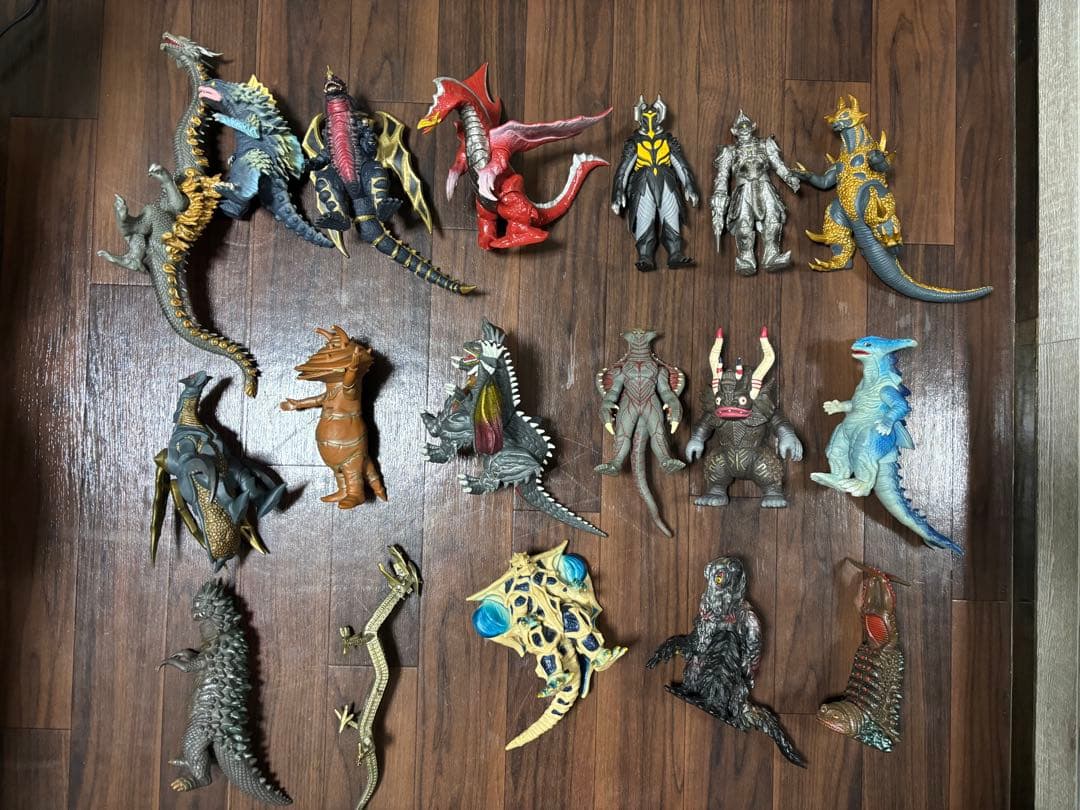 (絶版) ウルトラマン怪獣ソフビ800シリーズ91体＋ゴジラ、ガメラ、ヘドラ