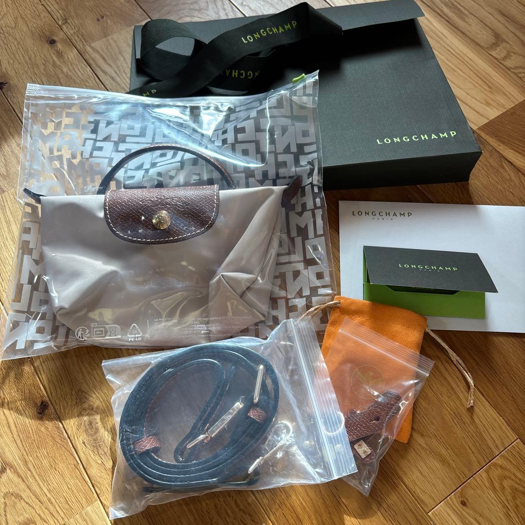 LONGCHAMP ロンシャン　ショルダーポーチバック　ペーパー