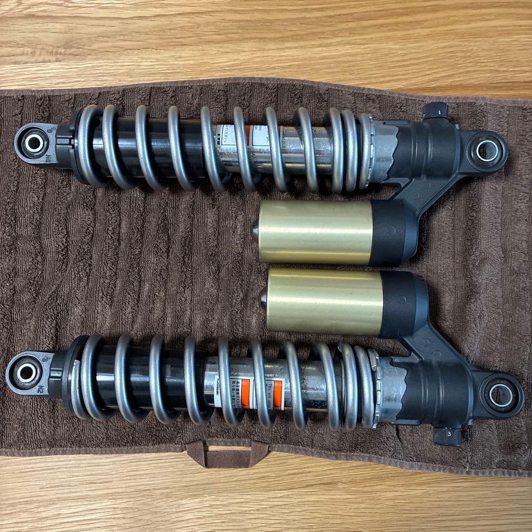 KYB サスペンション 2本セット