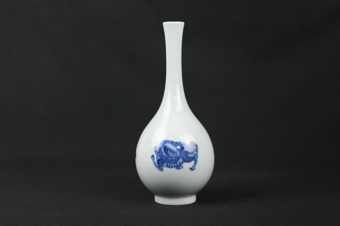 青花　龍鳳麒麟図　大清康熙年製　細密描絵　白磁花瓶　中国 陶磁器　Eo21-26