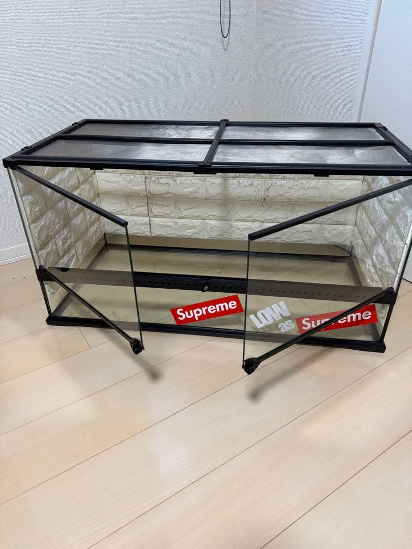 爬虫類ケージ