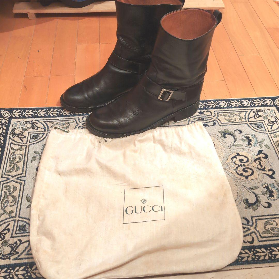 GUCCIブーツ