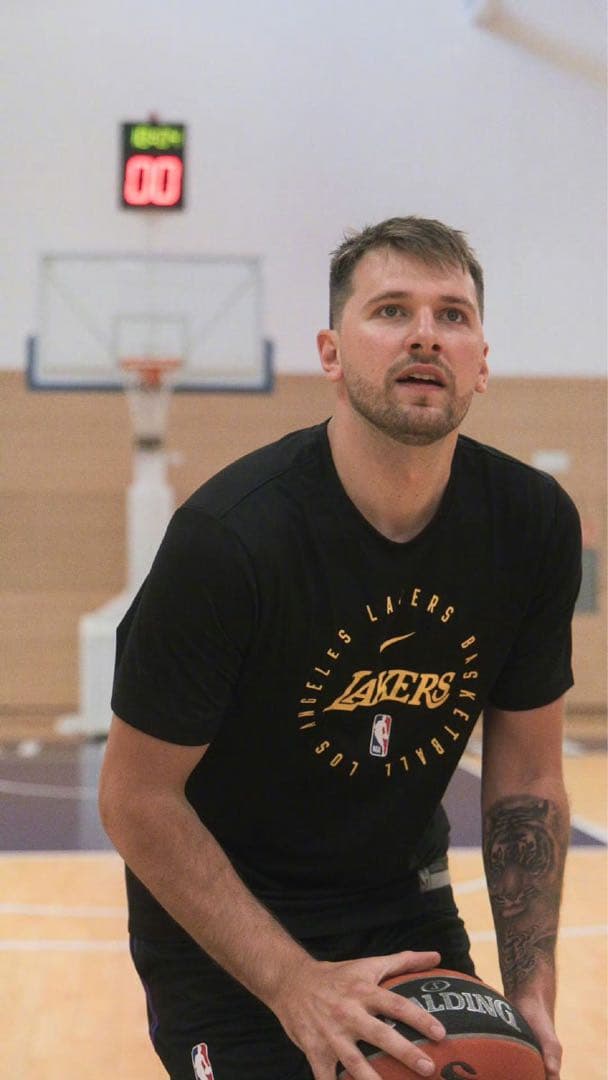 ナイキレイカーズNBA25シーズン選手支給品プラクティスTシャツMサイズ