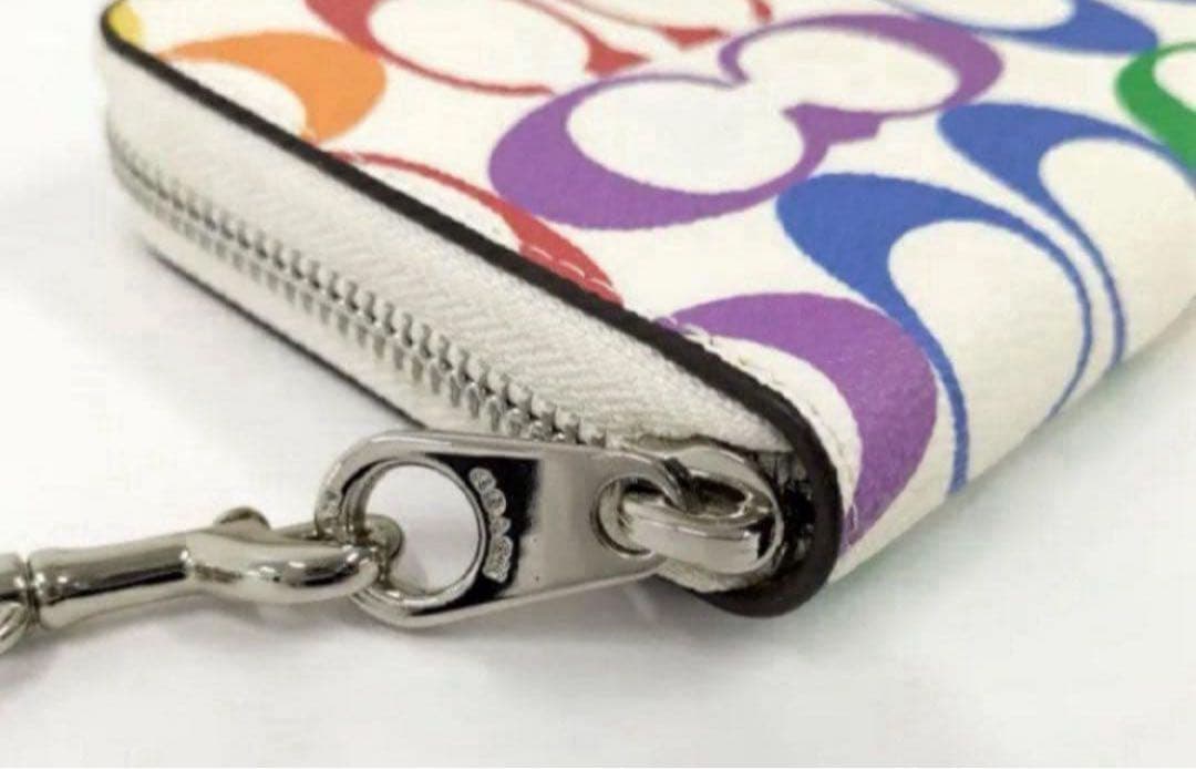COACH長財布レインボーマルチカラーシグネチャーホワイト白ストラップ付.新品