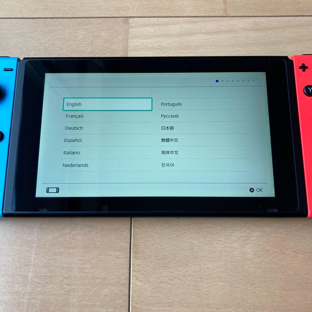 ①Nintendo Switch ネオンブルー、ネオンレッド