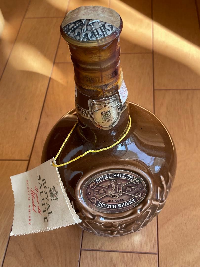 ロイヤルサルート 21年 スコッチウイスキー 陶器ボトル 茶色 Chivas