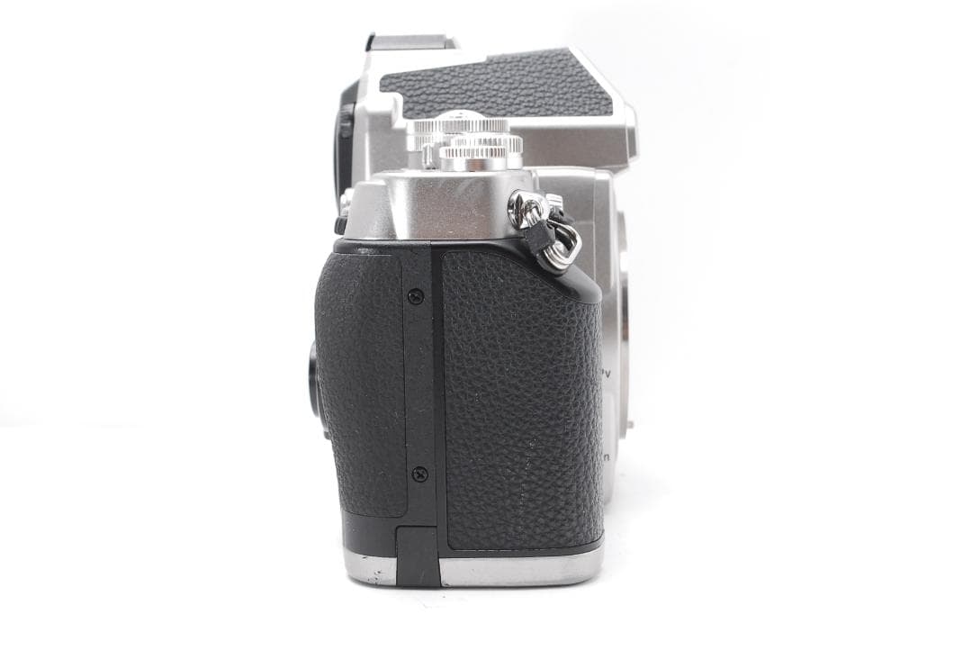 フルサイズセンサー　クラシックデザインと高画質を両立した一眼　Nikon Df