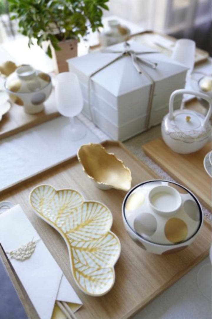 aym様ご依頼品　有田焼　幸楽窯　錦金松葉形前菜皿　茶緑金　白金　4点セット