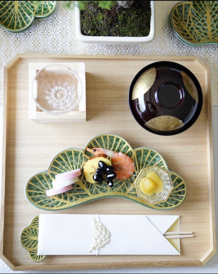 aym様ご依頼品　有田焼　幸楽窯　錦金松葉形前菜皿　茶緑金　白金　4点セット