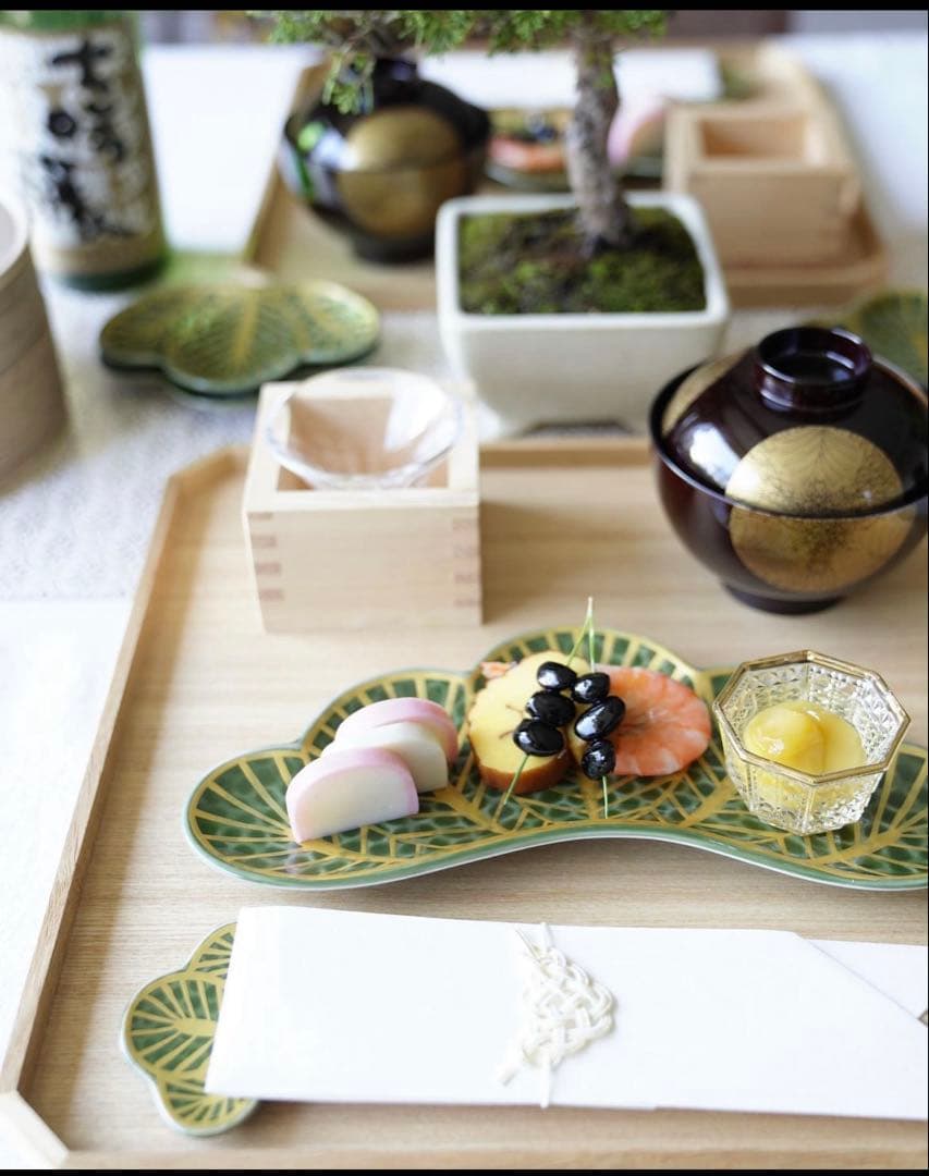 aym様ご依頼品　有田焼　幸楽窯　錦金松葉形前菜皿　茶緑金　白金　4点セット