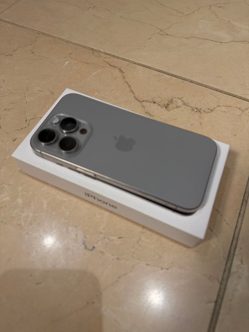 【大幅値下げ】iPhone 15 pro ナチュラルチタニウム