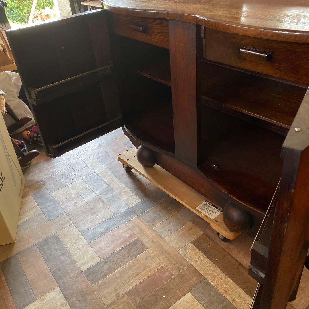 イギリス アンティーク 家具 キャビネット リビングボード 食器棚 飾り棚 収納
