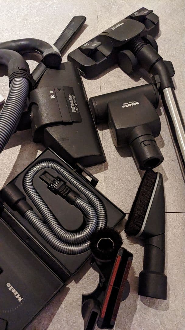 ベジシラ。Miele Compact C2 PowerLine 掃除機