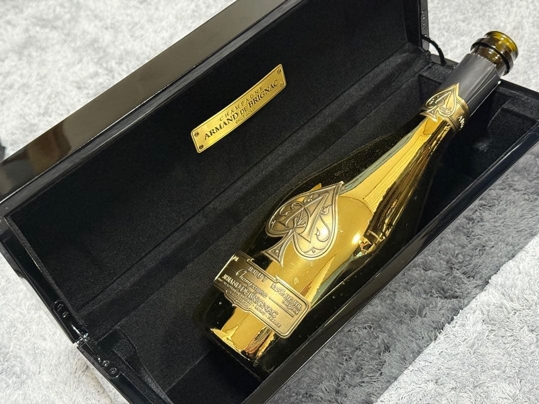 Armand de Brignac ゴールドシャンパン 750ml