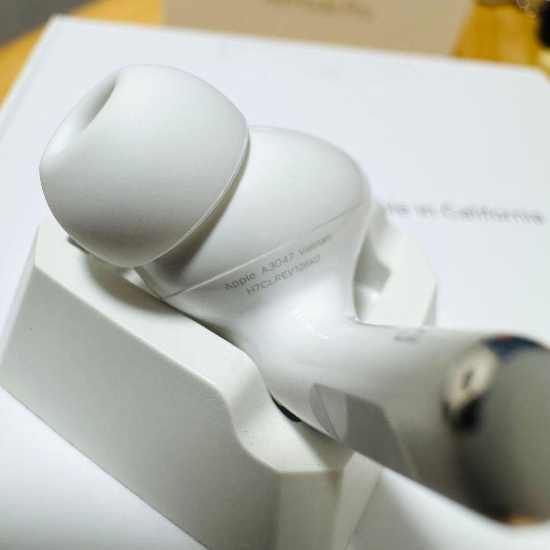 AirPodsPro 第二世代 USB-C イヤホン　片側　右側　右耳　98