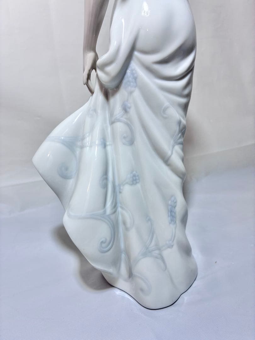LLADRO リヤドロ 【甘い香り】6918