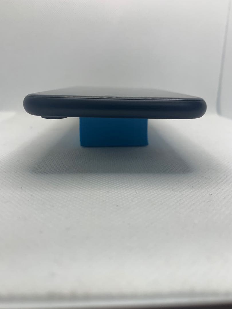 iPhone XR ①