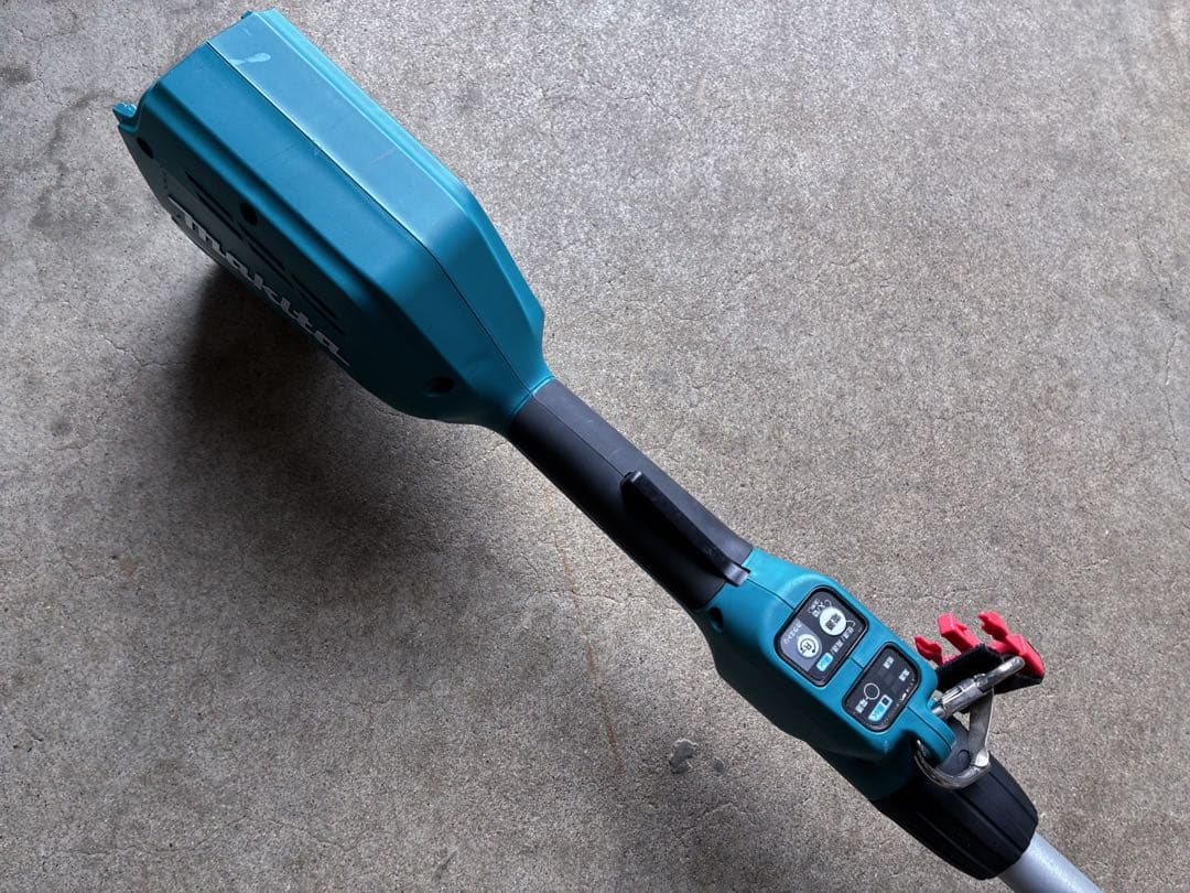 マキタ 充電式草刈機 MUR189DSF 18V【バッテリー・充電器フルセット】