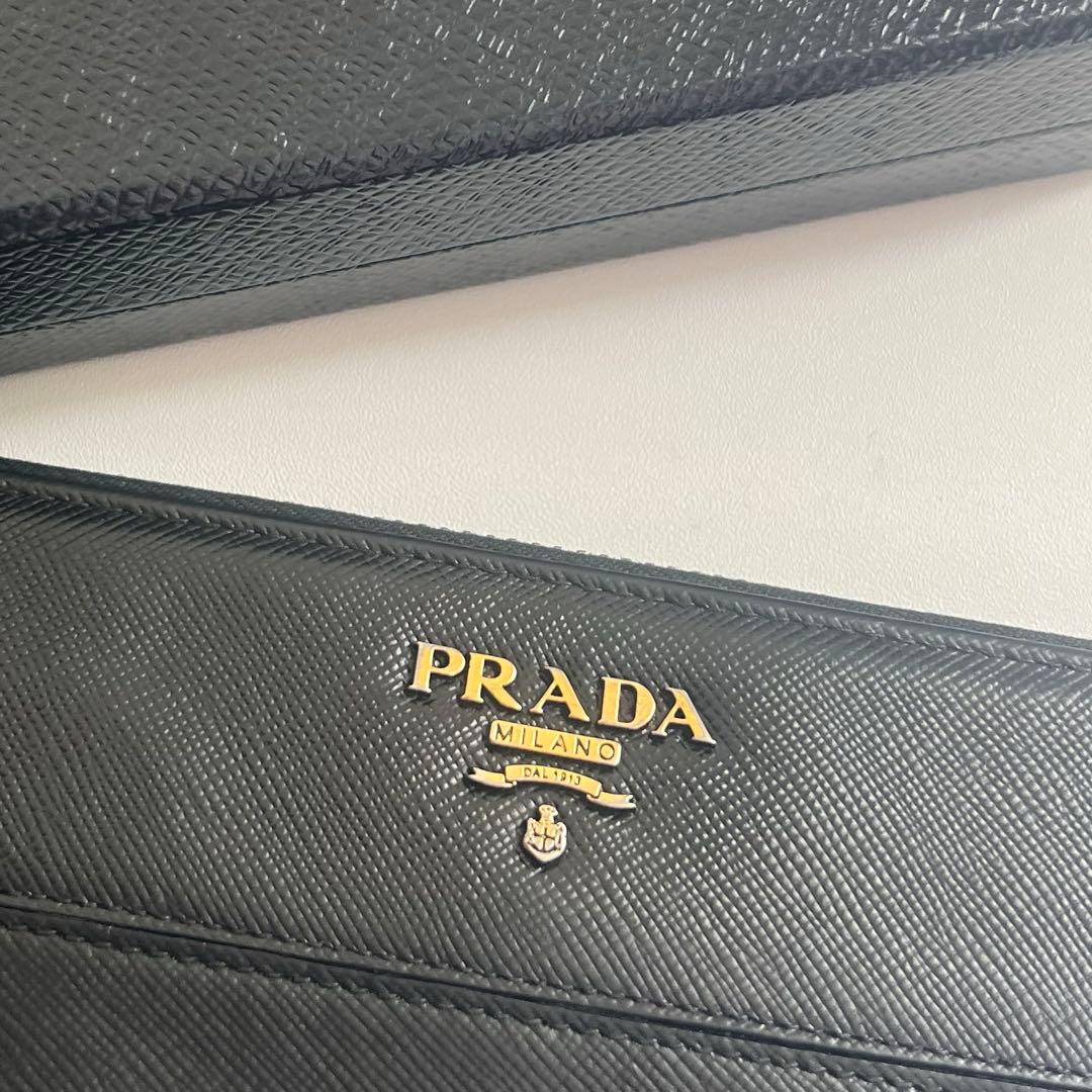 99 極上美品 PRADA プラダ 長財布 ラウンドファスナー