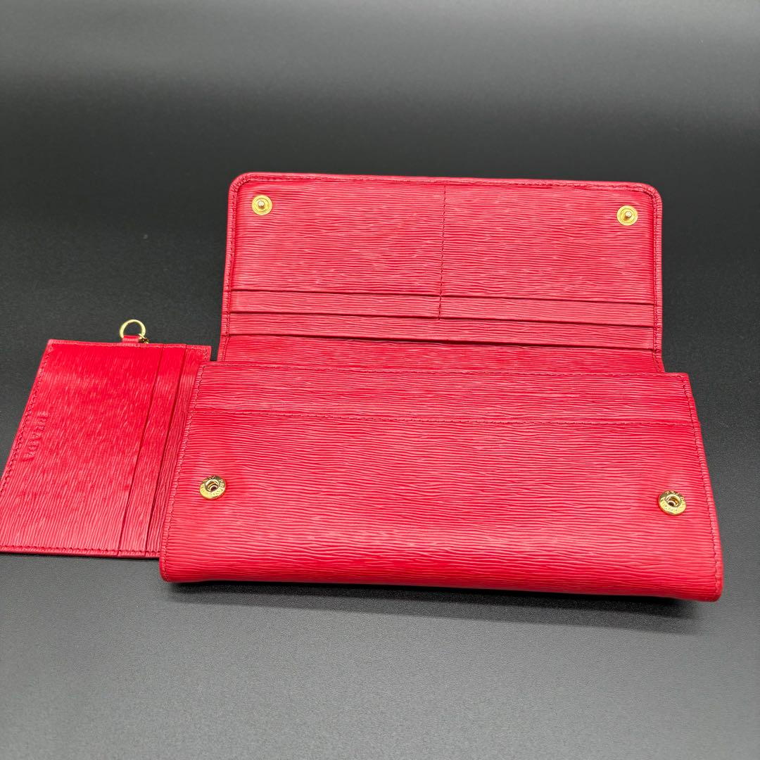プラダ　正規品　長財布　美品　ウォレット