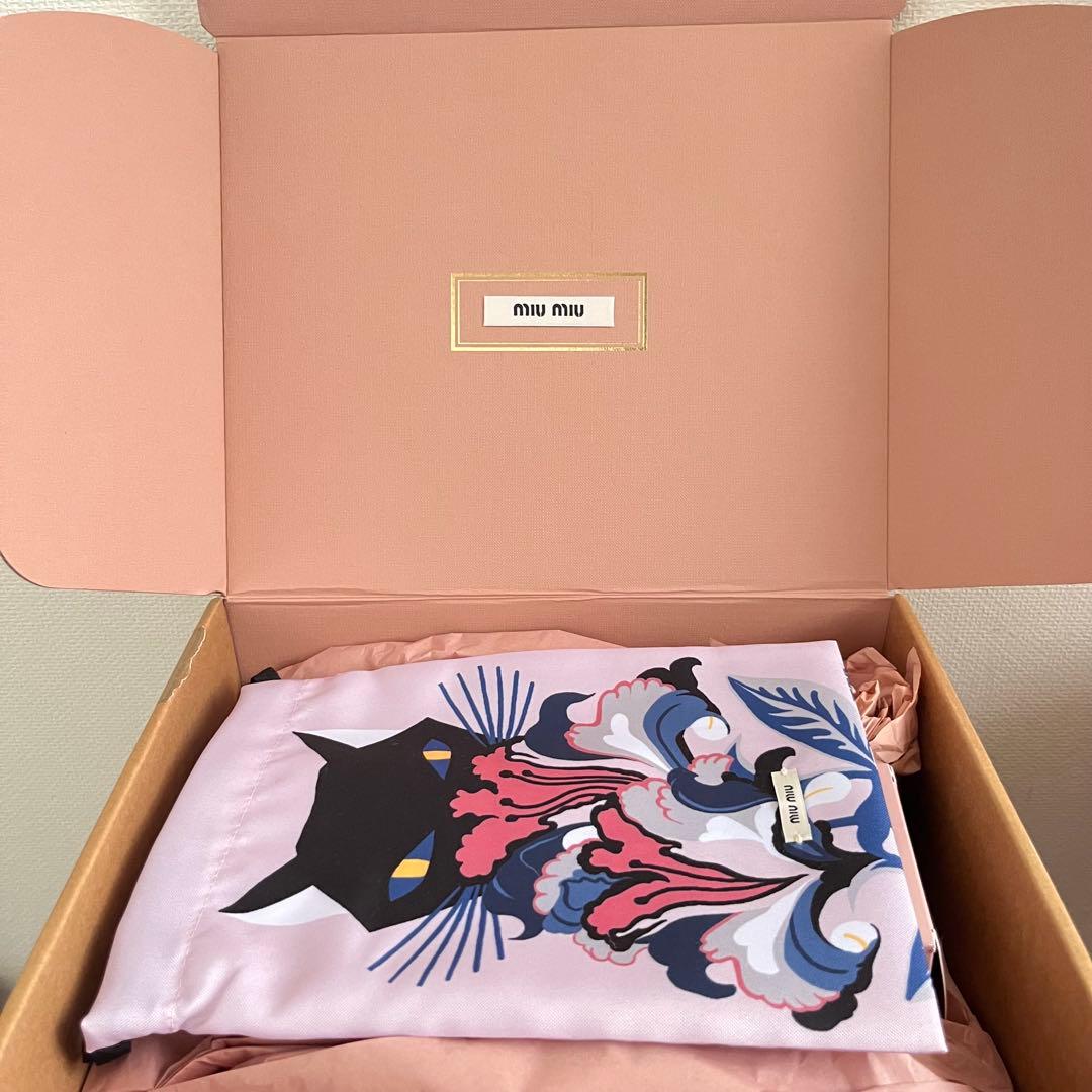 【新品未使用】miu miu ピンク 水筒とポーチ タンブラー カラビナ♡超レア