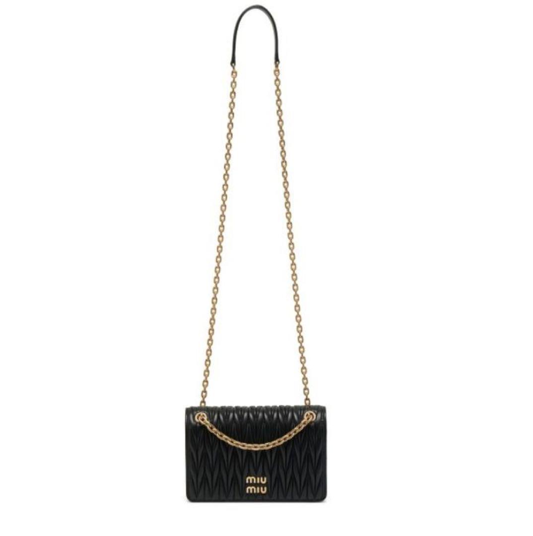 miumiu レザーショルダーバッグ チェーン