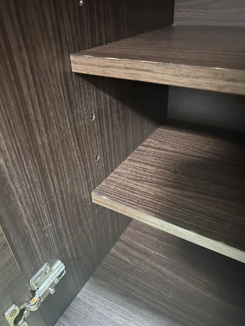 ダークブラウン木製カップボード