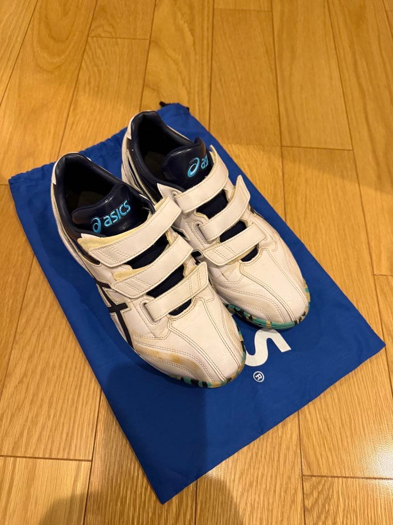 ミズノ　グローバルエリート軟式グローブ2つ、アシックスシューズ