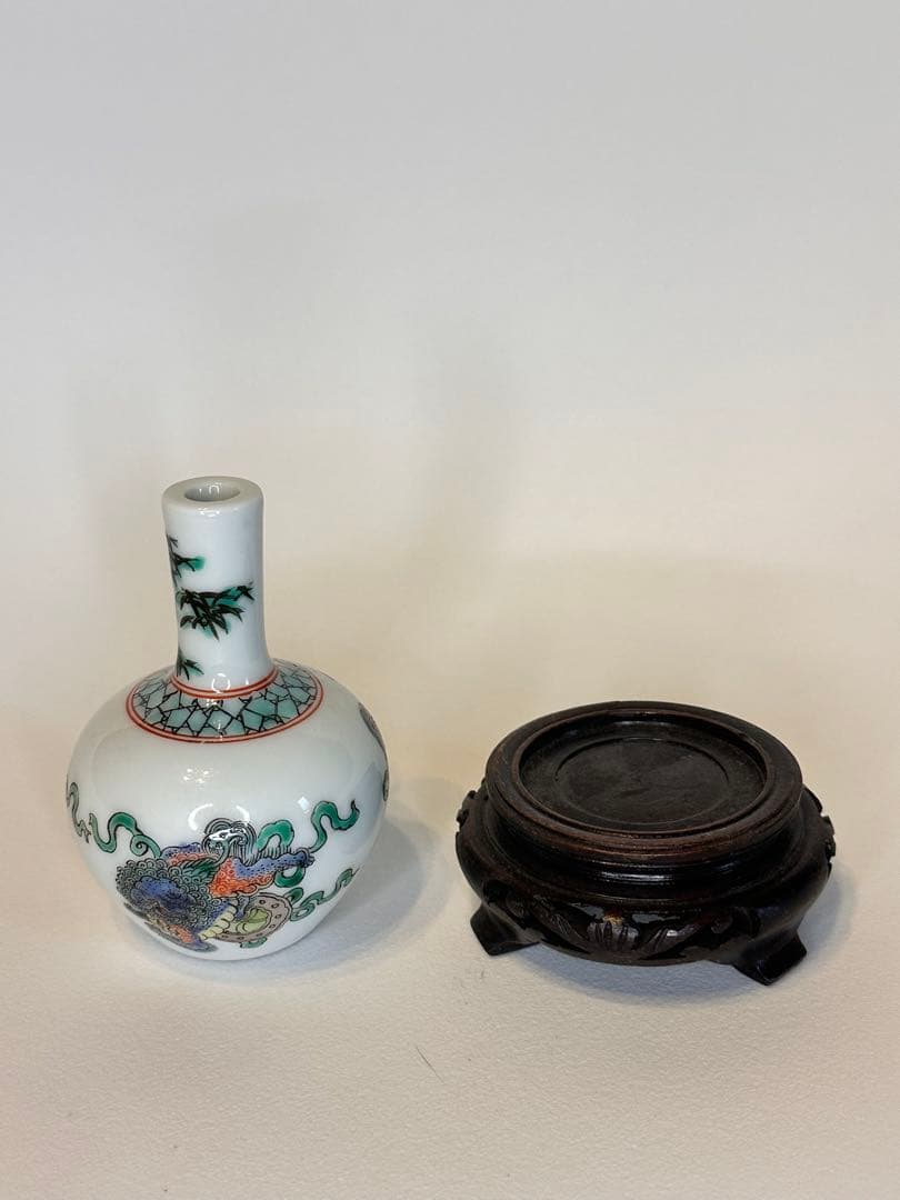 水芙蓉」中国古董 乾隆年製款　五彩瑞獣文小花瓶 賞瓶　茶道具　香道具 清代