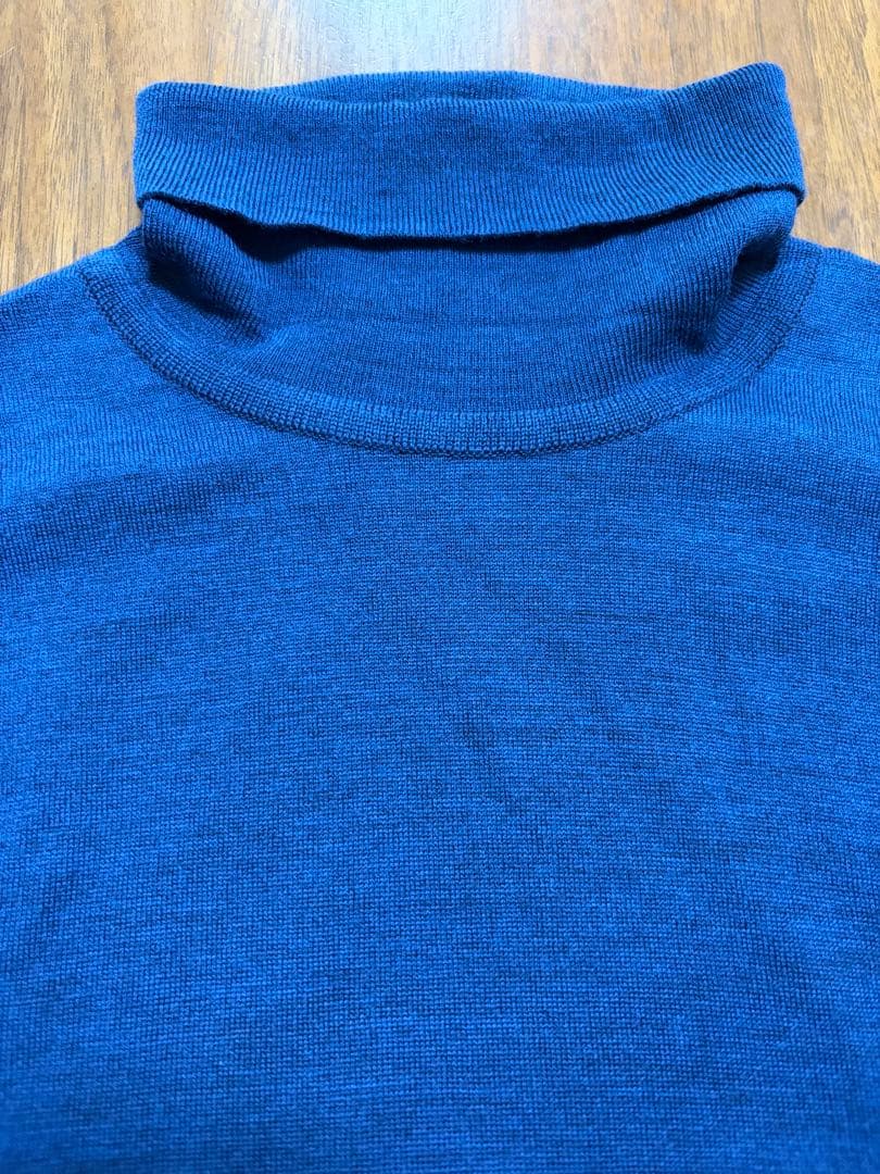 JOHN SMEDLEY タートルネックセーター ロイヤルブルー　Mサイズ