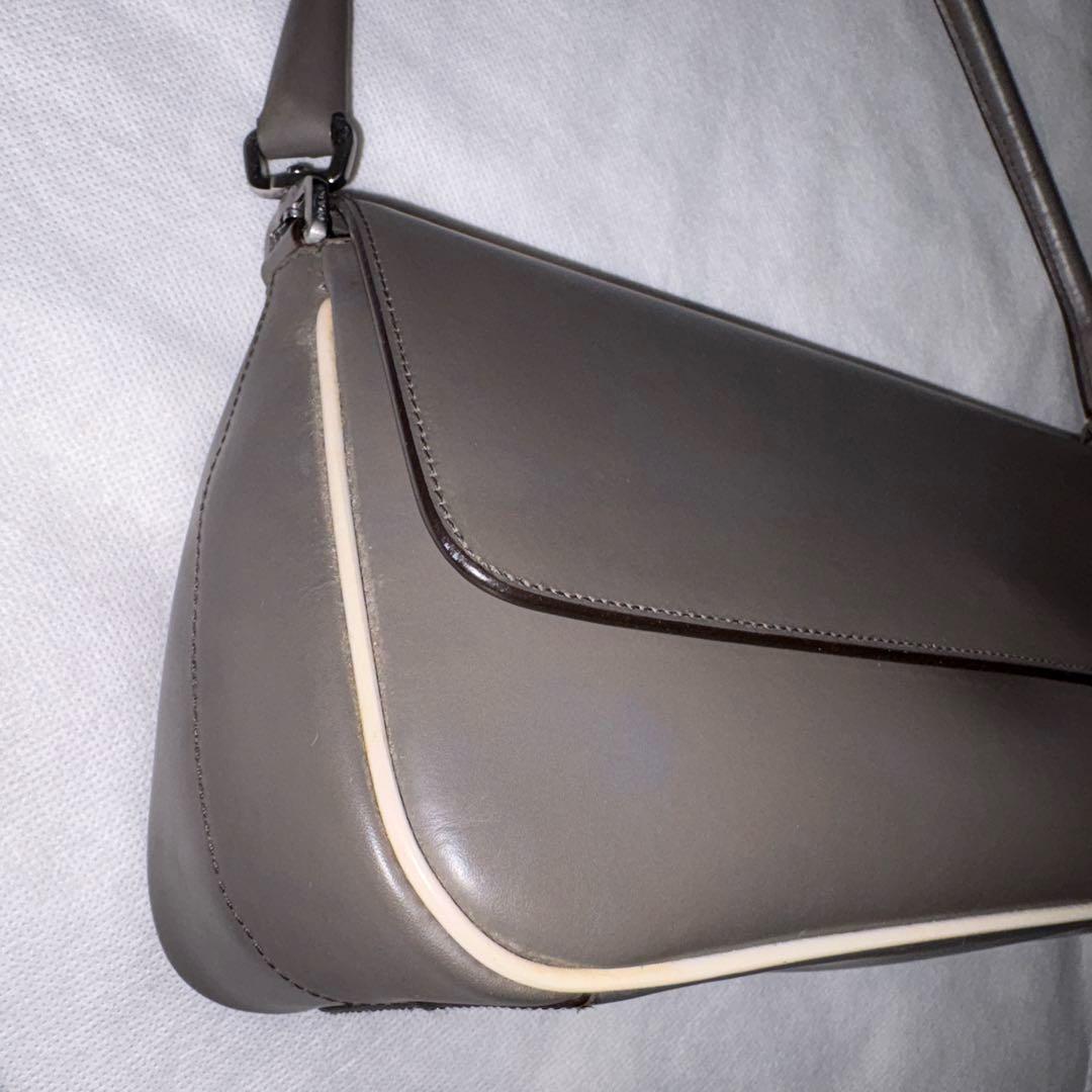 PRADA バッグ