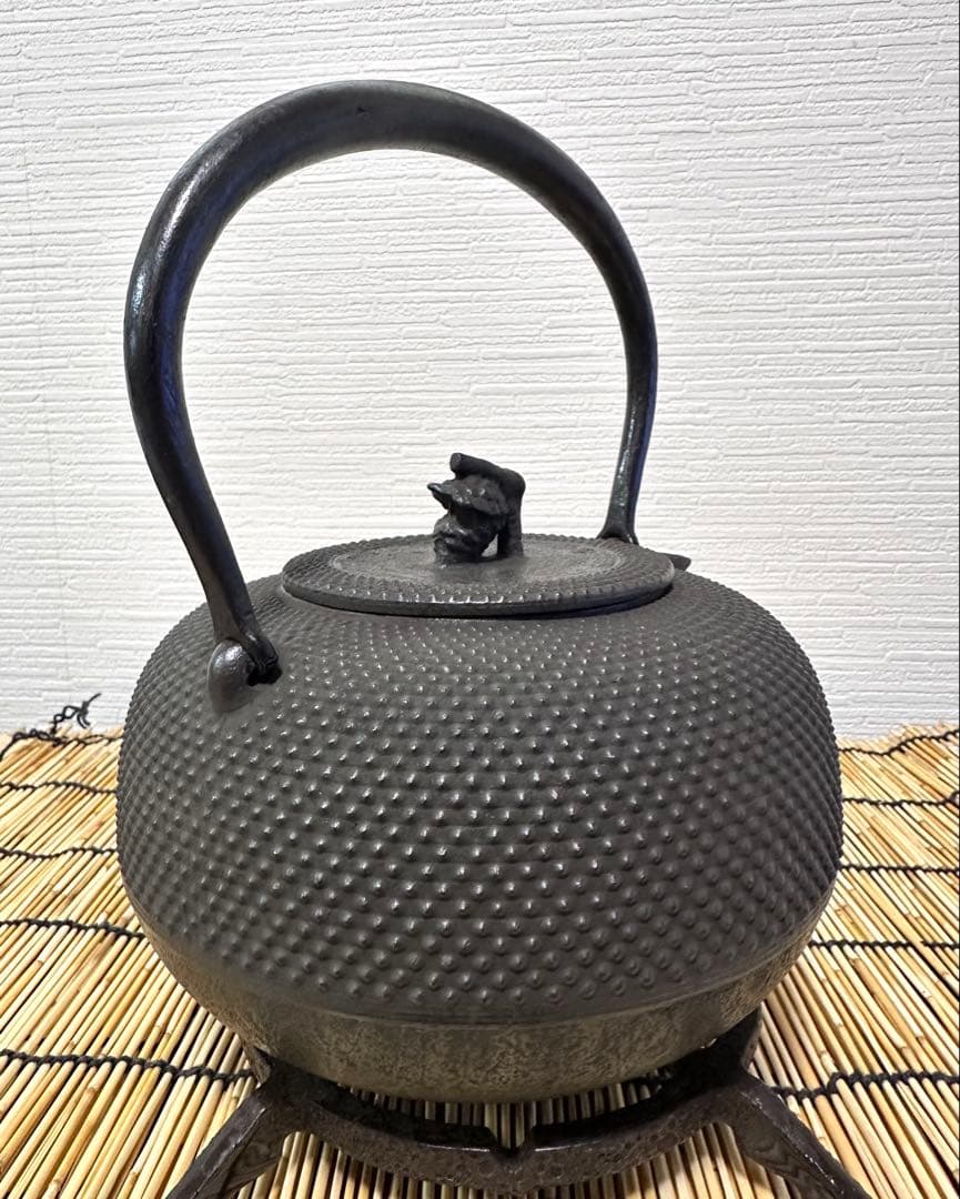 未使用、供箱付　南部秀山 佐藤 勝弘作　１５型アラレ　鉄瓶　南部鉄瓶　南部鉄器