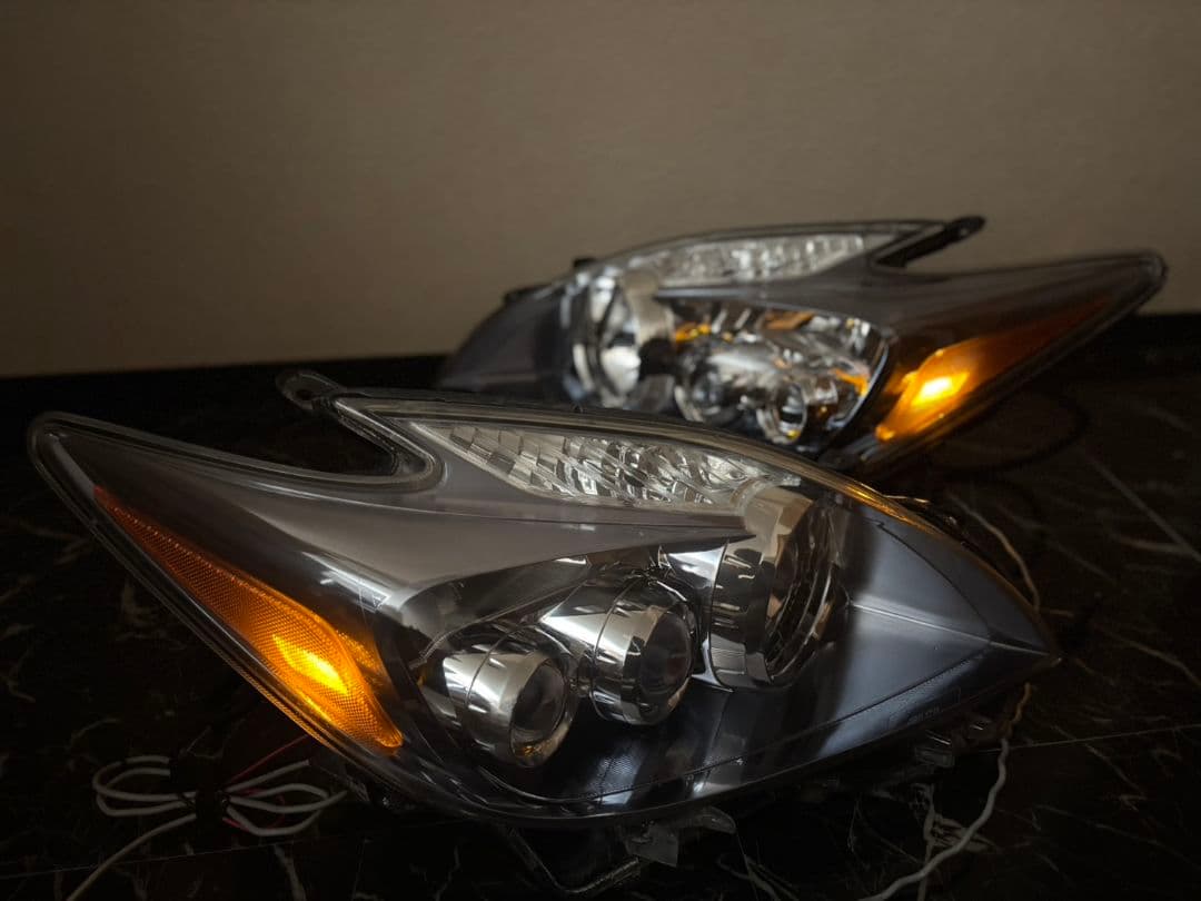 【送料無料】30プリウス　前期LEDエディション　US仕様　加工ヘッドライト