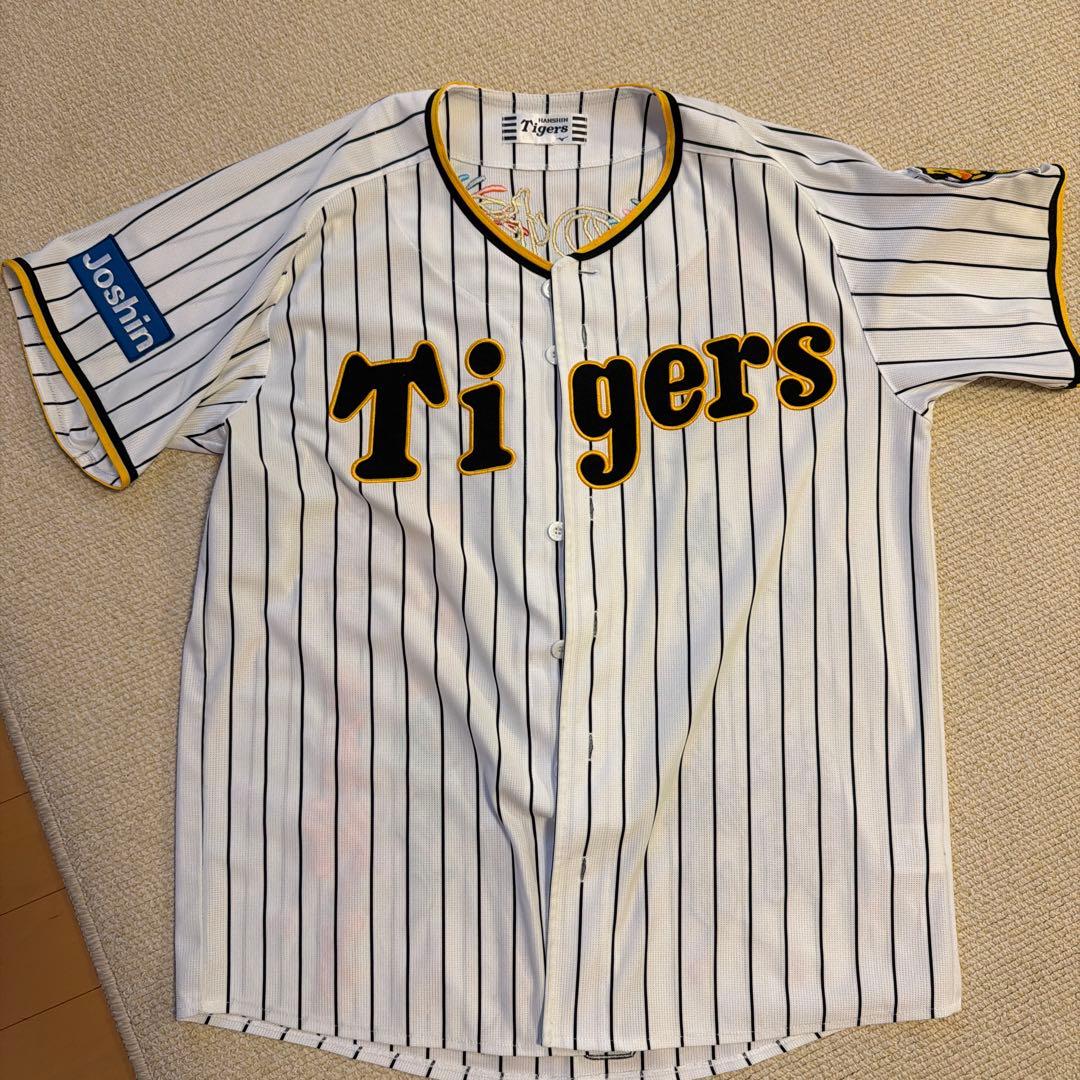 阪神　Tigers ユニフォーム 佐藤輝明　刺繍