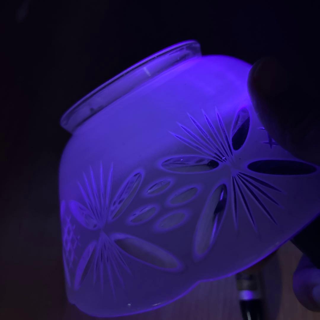 骨董　時代ガラス　超希少　白被せ切子　電笠調　和モダンカット　輪花　氷コップ１客