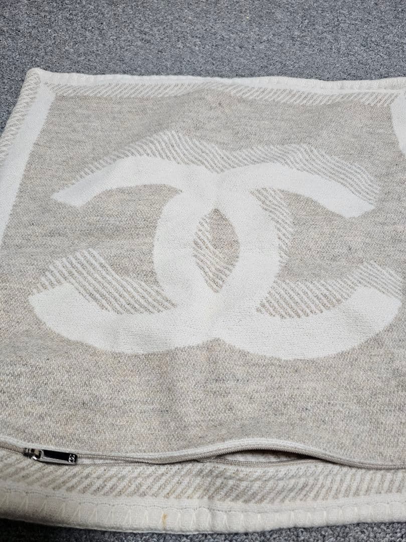 [値下げ中] CHANEL CCロゴ クッションカバー ベージュ シャネル