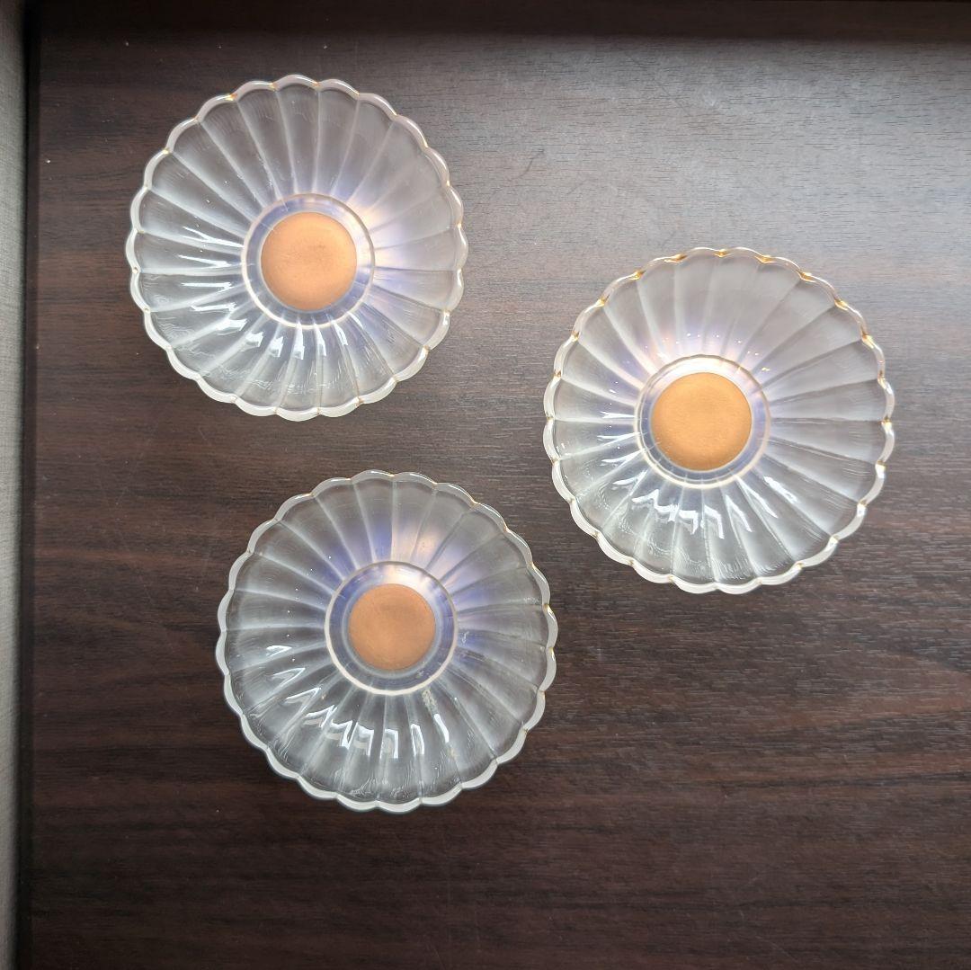 【希少】金彩が美しいハイブリッド高台皿 3脚セット ふぐ刺し　ガラス陶器 料亭