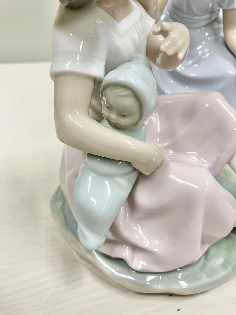 NAO by LLADRO 仲良しの三姉妹 フィギュリン 陶器人形