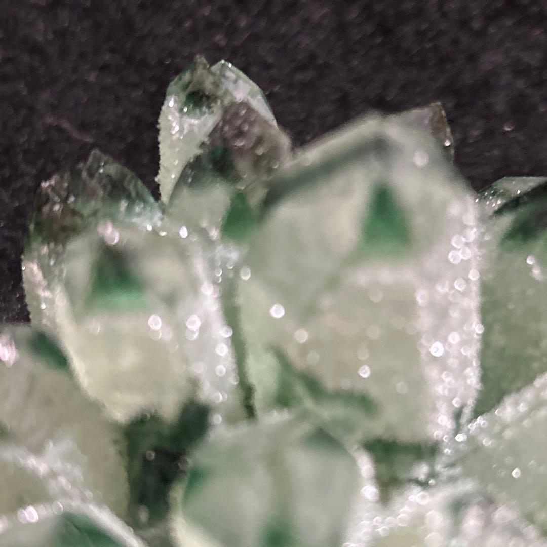 天然緑水晶 クリスタル　パワーストーン　　置物