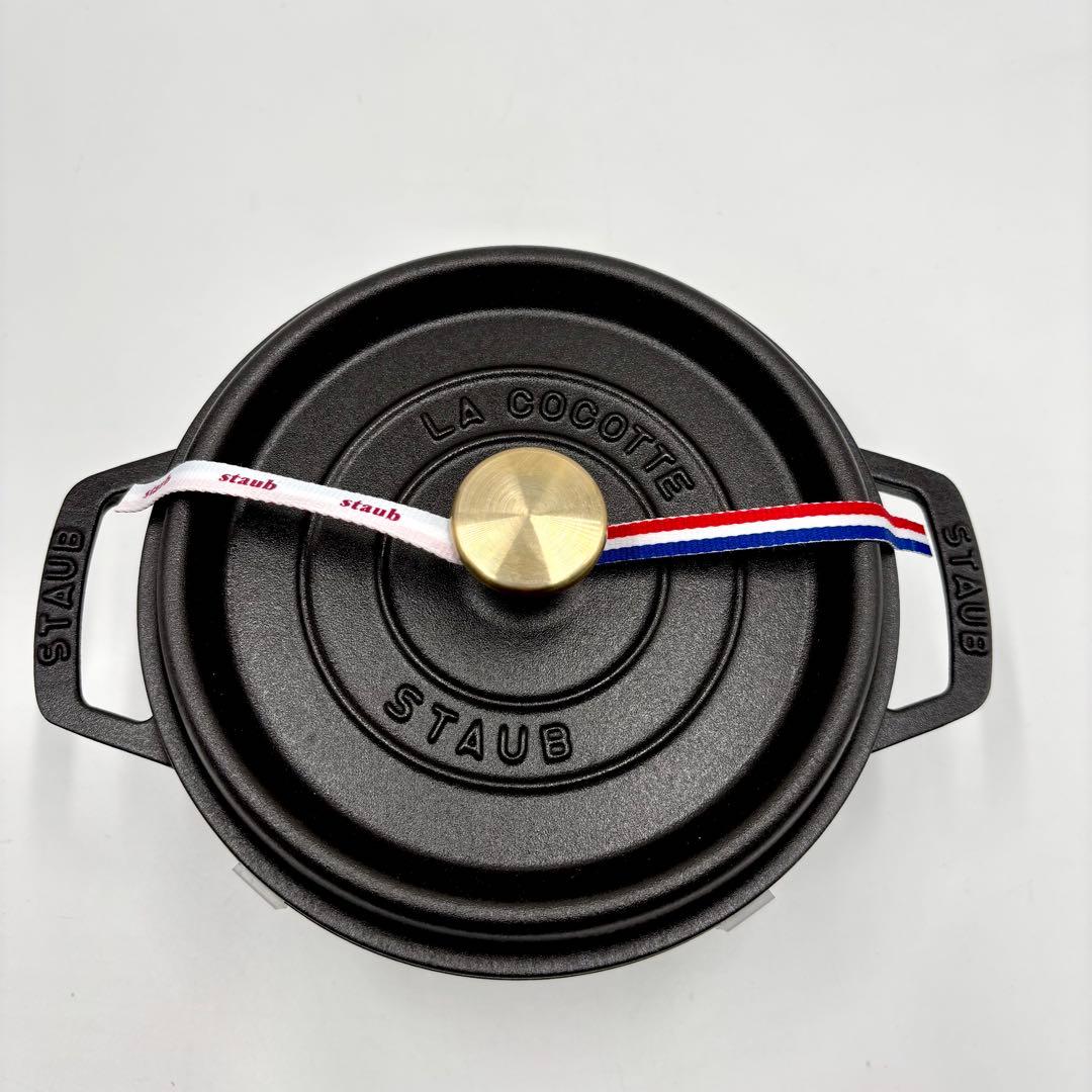 【未使用品】 staub ストウブ 両手鍋 ココットラウンド 20cm ブラック